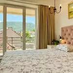 Premium Apartment *