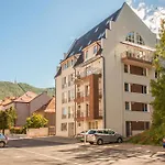 Premium Apartment *